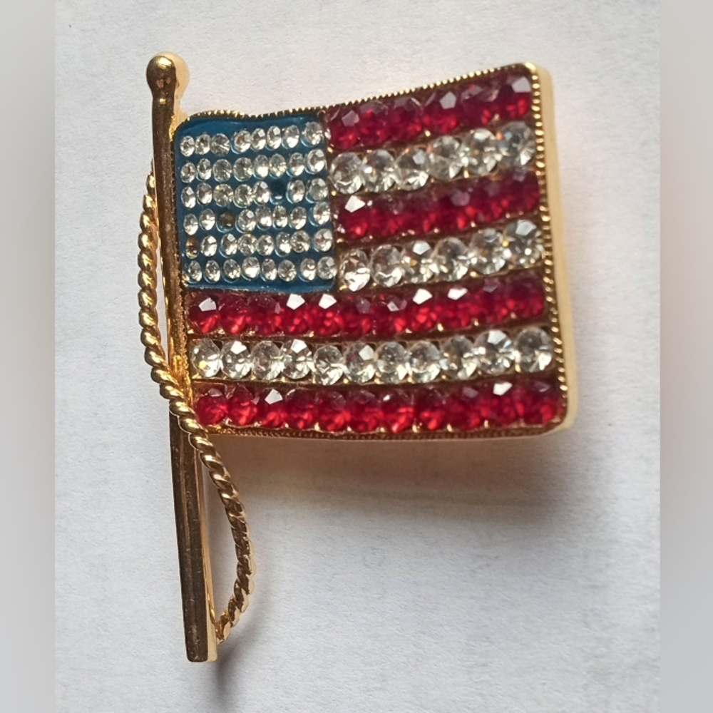 KJL America Rhinestone Flag for Angie Dickinson VTG Brooch/Pendant